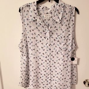 NWT Sleevless Blouse